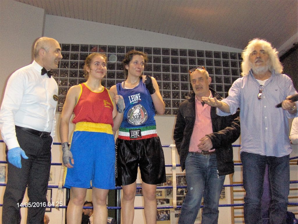 Le ragazze della boxe fanno sul serio.