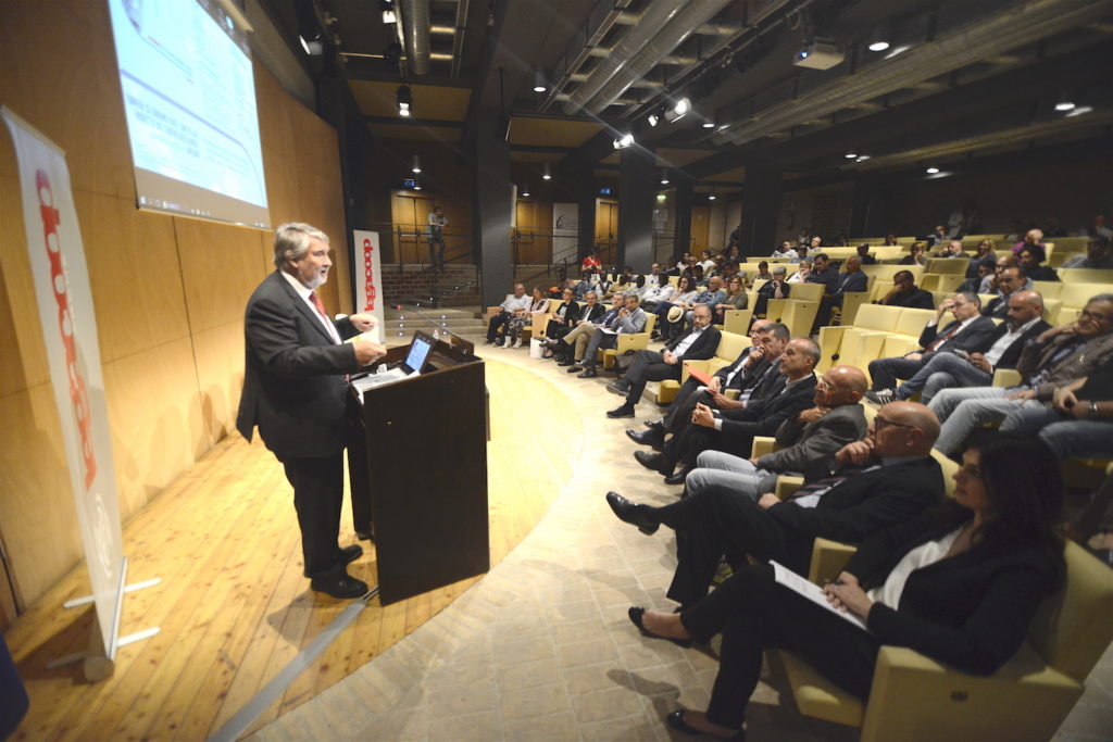 Il ministro Giuliano Poletti invita a sviluppare una rete generale di protezione sociale 