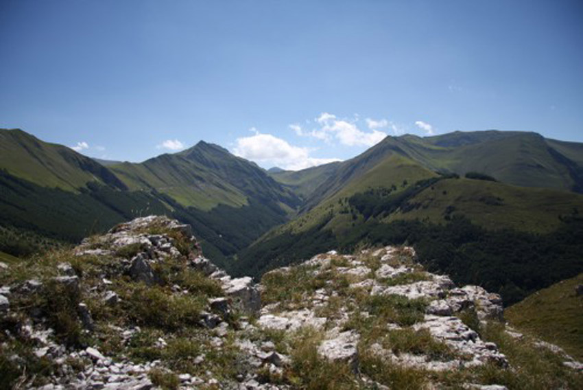 Il ritorno sui Monti Sibillini tra trekking e rovine