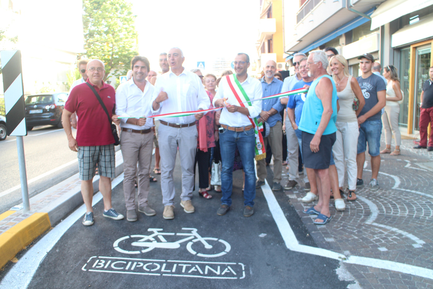 Ricci e Belloni inaugurano a Pesaro la ciclabile di via Milano
