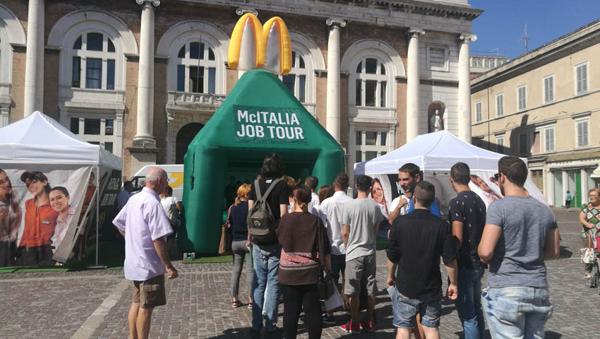 Il McItalia Job Tour fa tappa a Pesaro: in tanti per 15 posti di lavoro da McDonald's