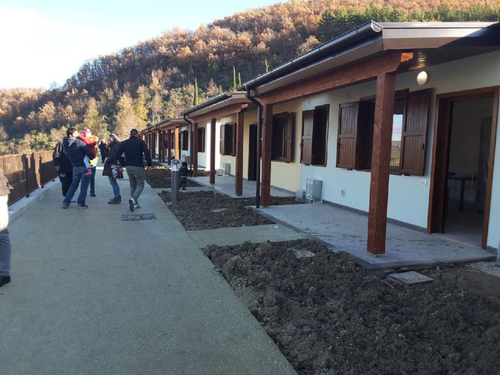 Piccolo passo avanti nel dopo terremoto: consegnate 52 casette a Muccia e 26 a Pieve Torina