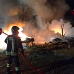 Incendio nella notte vicino al casello autostradale di Ancona Sud