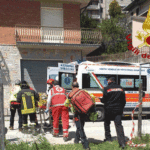 Gravissimo incidente in un cantiere edile: tre operai trasportati con l’eliambulanza negli ospedali di Torrette e Teramo
