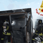 Due container in fiamme, il rogo spento dai Vigili del fuoco