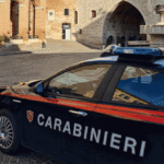 Giovane ubriaco si scaglia contro i carabinieri, arrestato