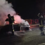 Auto in fiamme, evitati danni ad altre vetture