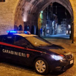 Controlli dei carabinieri a Fabriano, sanzioni e patenti ritirate