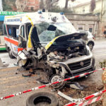 Ambulanza si scontra con un’auto, due feriti ad Ancona