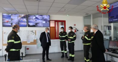 Il Prefetto Darco Pellos in visita al Comando di Ancona dei Vigili del fuoco / Video