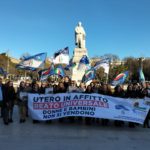 Ad Ancona un flash-mob per dire no al business della maternità surrogata
