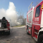 Incendio vicino ad un istituto scolastico, pronto intervento dei Vigili del fuoco
