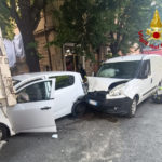 Quattro mezzi coinvolti nel pomeriggio in un incidente a Fabriano