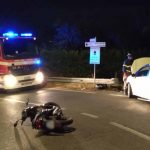 Grave un ventiduenne dopo lo scontro tra un’auto ed uno scooter