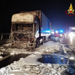 PESARO incendio camion autostrada2022-10-17