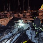 ANCONA imbarcazione fiamme porto turistico2022-12-29 (1)