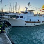 Un ragazzo finisce in mare nel porto di Civitanova Marche, soccorso e trasportato in ospedale