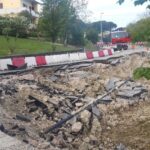 Smottamento alla periferia di Pesaro, bloccata una strada