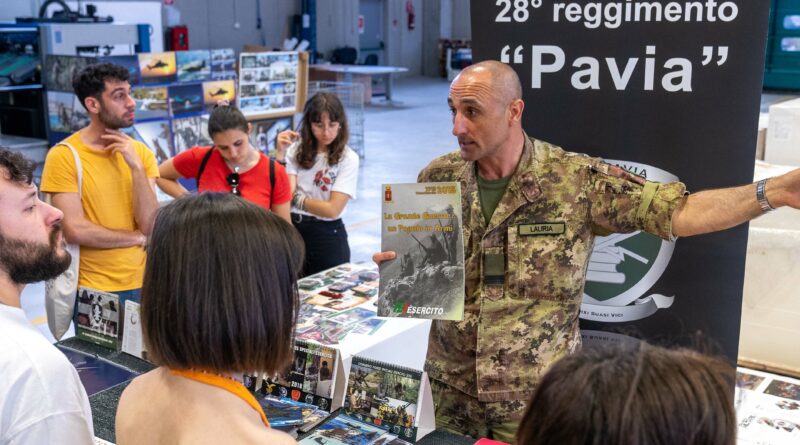 Esercito, gli studenti dell’Università di Urbino in visita al 28° Reggimento Pavia