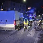 In serata violento scontro con feriti tra un’auto ed un furgone